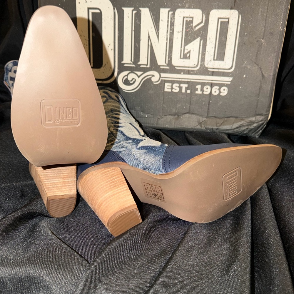Dingo Women's Tipsy Blue and Tan Heeled Boots - New - Picture 8 of 9